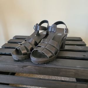 Wild fable block heel sandals size 6